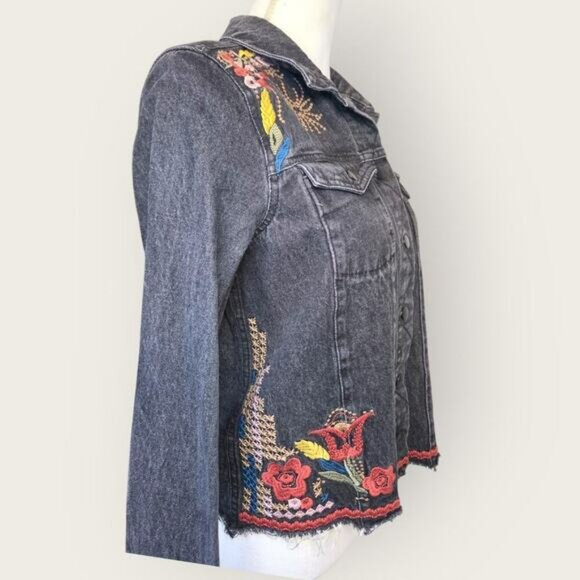 Francesca's Jean/Denim Jacket Sz S Mi ami Floral Embroidered Embellished Spring - Picture 3 of 12